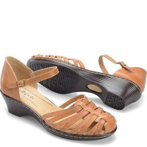 NWOT Women's Comfortiva Tatianna Huarache Sandal Tan Size 9.5